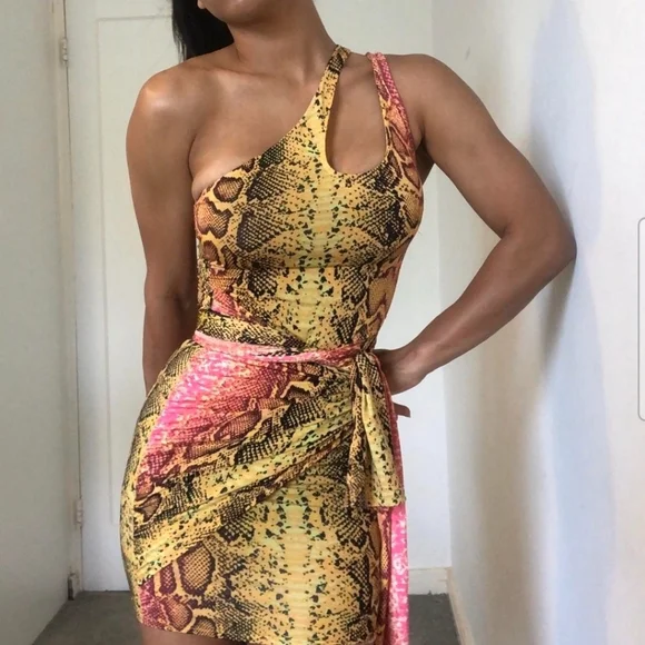 Fashion Nova One Shoulder Snake Skin Dress Size Medium - Picture 3 of 5